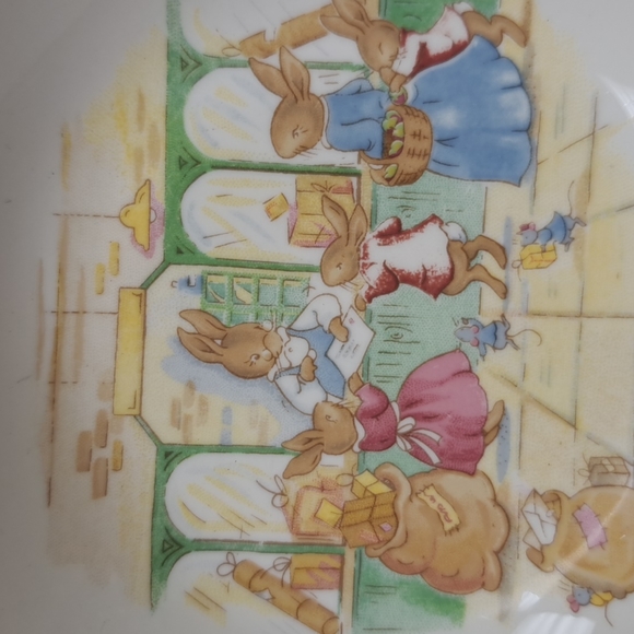 - Vintage Bunnykins "At The Post Office" child bowl by Royal Doulton - Picture 2 of 4
